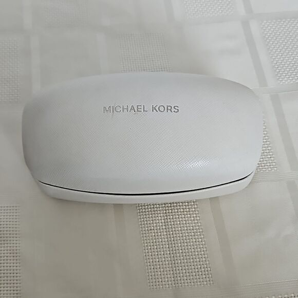 Michael Kors Women's Sunglasses Case White - Picture 1 of 16